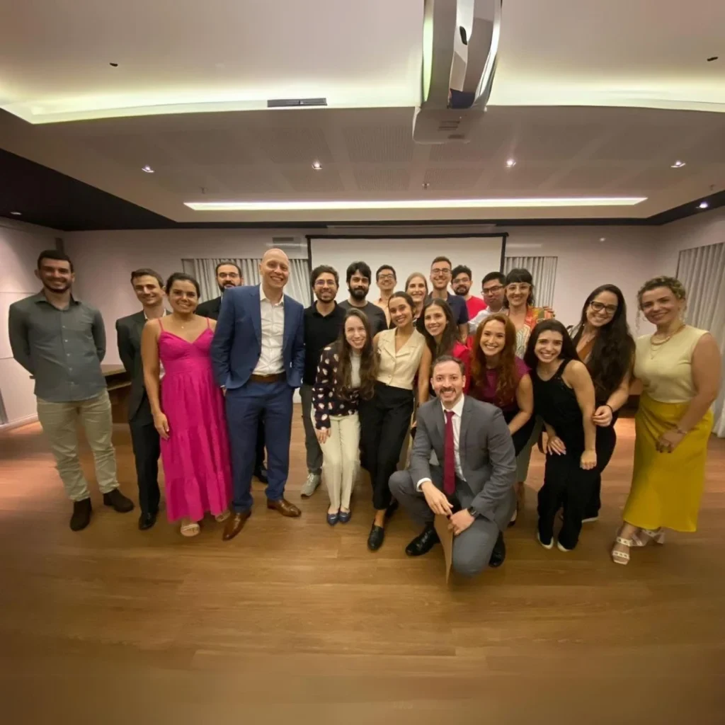 Equipe da Alliance em simpósio científico
